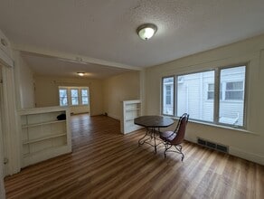 56 Randolph Ave in Buffalo, NY - Foto de edificio - Building Photo