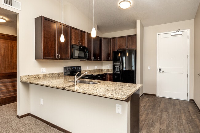 Sierra Pointe Apartments in West Des Moines, IA - Building Photo - Interior Photo