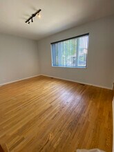 5201 W Roscoe St, Unit 1N in Chicago, IL - Building Photo - Building Photo