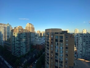1111 Richards St in Vancouver, BC - Building Photo - Building Photo