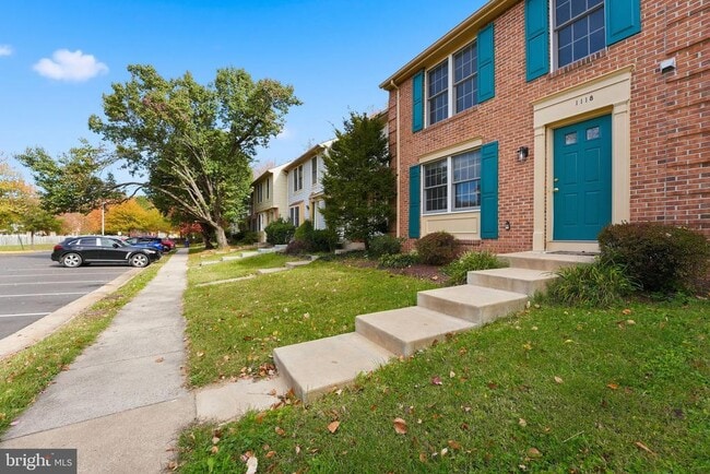 1118 Casper Dr in Herndon, VA - Building Photo - Building Photo