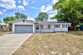 33450 Grand Prix Dr in Sebring, FL - Building Photo - Building Photo