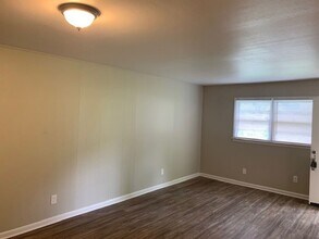 1073-1075 Wisteria Dr SW in Mableton, GA - Building Photo - Building Photo