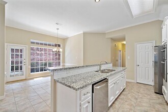 6627 Queensclub Dr in Houston, TX - Building Photo - Building Photo