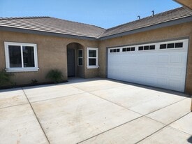 8603 Grandy St in Bakersfield, CA - Building Photo