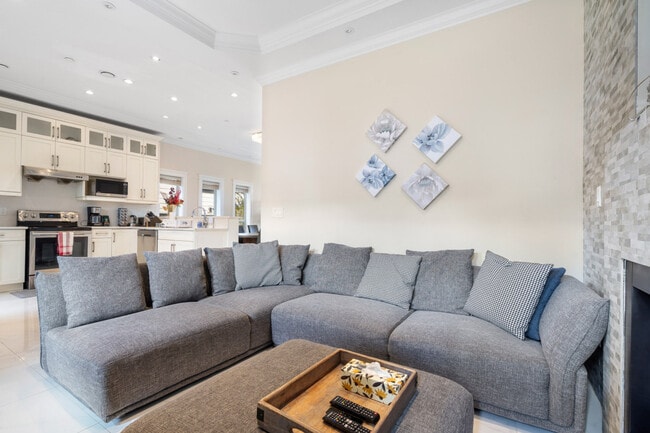 3374 Church St, Unit SI ID1232685P in Vancouver, BC - Building Photo - Building Photo