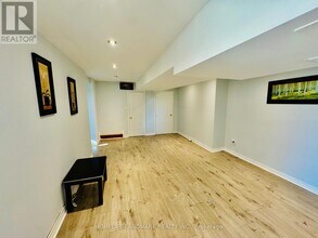 272 Essex Ave in Richmond Hill, ON - Building Photo - Building Photo