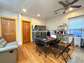 127 Cedar St, Unit 3 in Boston, MA - Building Photo - Building Photo