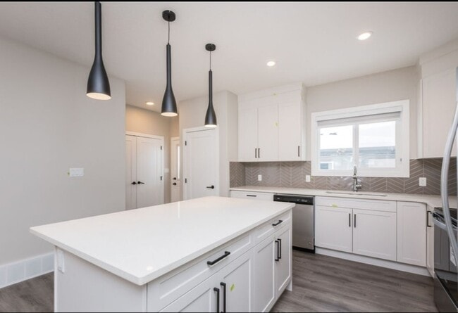 property at 1000 Berg Pl