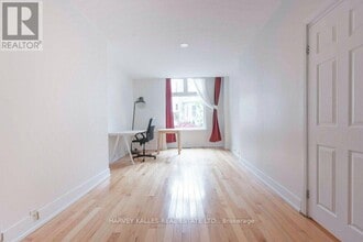 148 Collier St in Toronto, ON - Building Photo - Building Photo