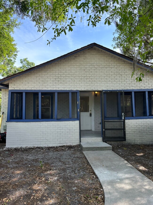 property at 1219 W 8th St