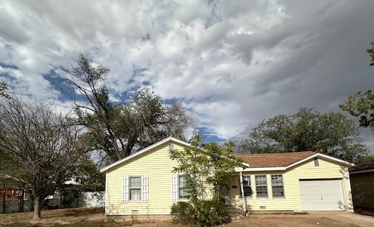 property at 1224 N Green Acres Dr