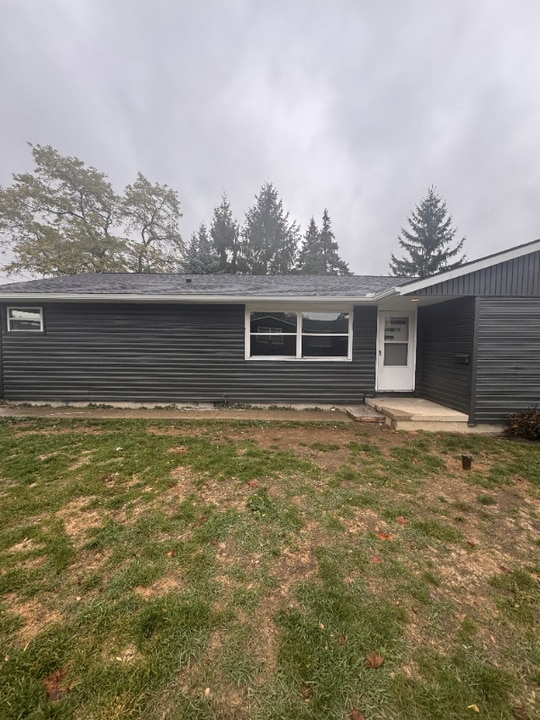 12-14 Grove Ct in Marysville, OH - Building Photo