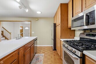 409 Kensington Dr in McHenry, IL - Building Photo - Building Photo