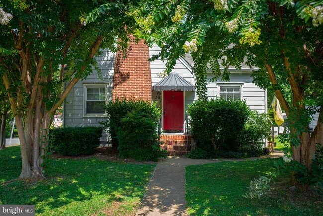 property at 301 Adams St