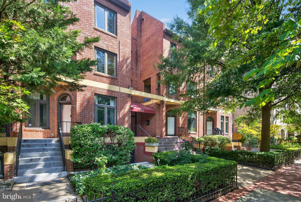 1313 Vermont Ave NW in Washington, DC - Foto de edificio