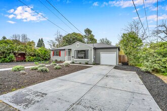 3236 Sonoma Ave in Santa Rosa, CA - Building Photo - Building Photo