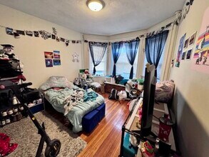 210 Hemenway St, Unit 10 in Boston, MA - Foto de edificio - Building Photo