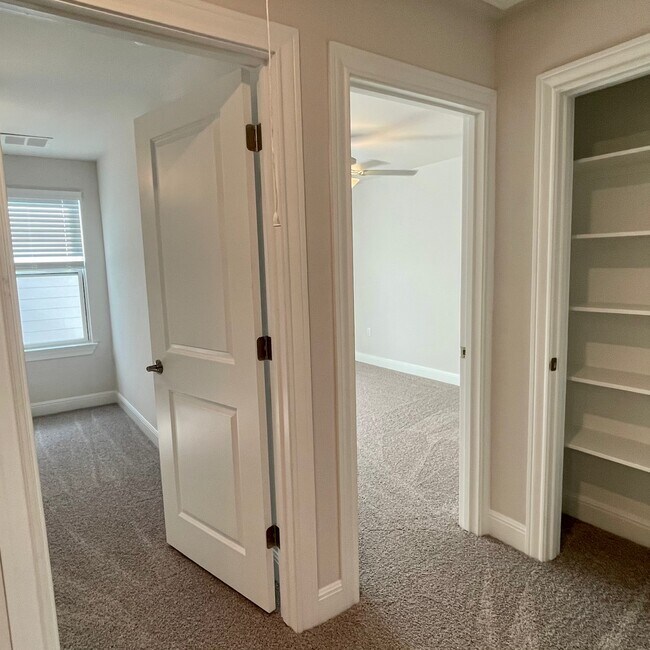 15702 Ellinger Dr in Austin, TX - Building Photo - Building Photo