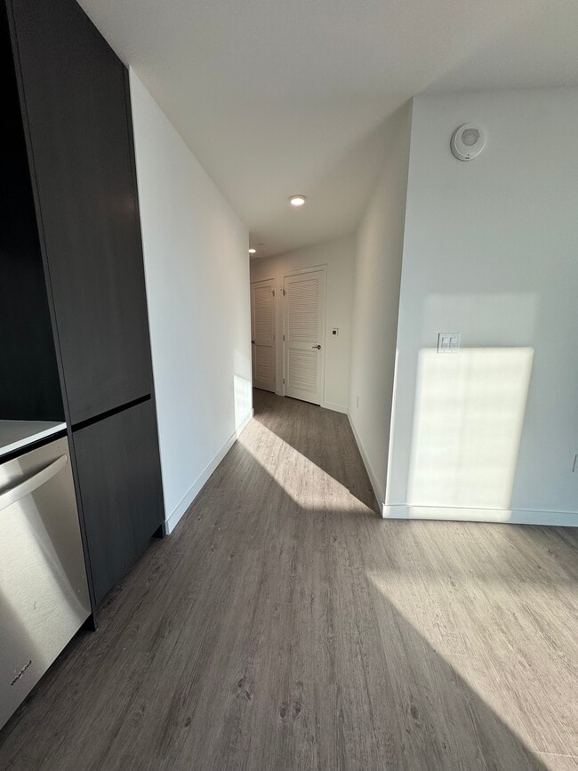162 NE 23rd St, Unit C2 in Miami, FL - Foto de edificio - Building Photo