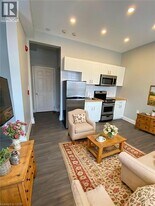 70 Victoria Ave S in Hamilton, ON - Building Photo