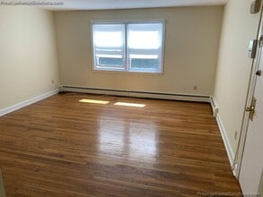 226 Pearl St, Unit 1B in Gardner, MA - Building Photo - Building Photo