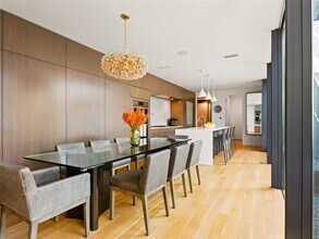 2210 Westlake Dr in Austin, TX - Building Photo - Building Photo