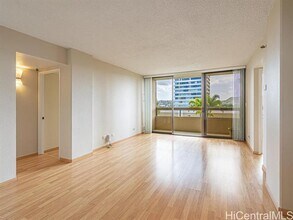 2499 Kapiolani Blvd in Honolulu, HI - Foto de edificio - Building Photo