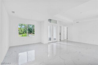 3262 10th Ave SE in Naples, FL - Building Photo - Building Photo