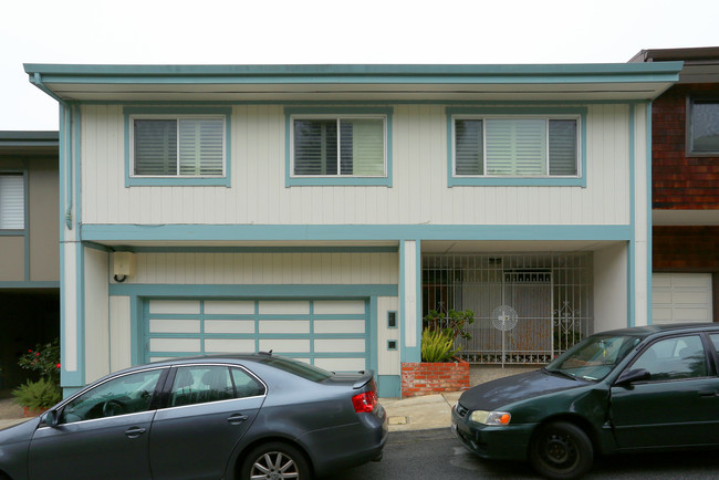 50-52 Malta Dr in San Francisco, CA - Building Photo - Building Photo