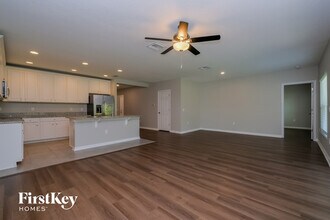 18750 Alfaro Loop in Spring Hill, FL - Building Photo - Building Photo