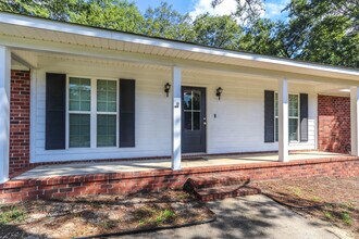 913 N Willowick Dr in Grovetown, GA - Building Photo - Building Photo