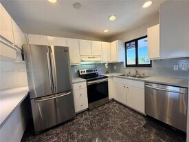 3525 SW 92nd Ave in Miami, FL - Building Photo