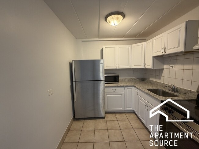 2025 W Granville Ave