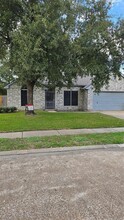 15310 Gatesbury Dr in Houston, TX - Building Photo - Building Photo