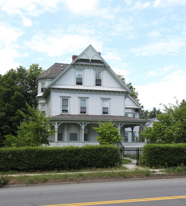 196 Federal St in Greenfield, MA - Building Photo - Building Photo