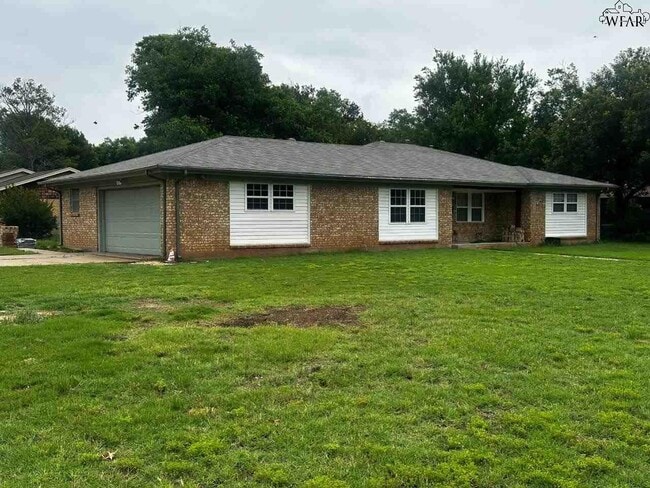 property at 2501 N Leighton Cir