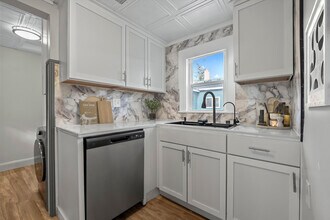 1935 Maddy Ln in Keego Harbor, MI - Building Photo - Building Photo