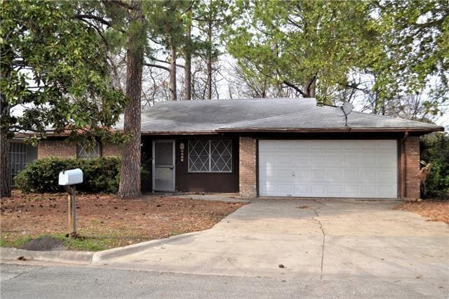 property at 2717 Foxcroft Cir