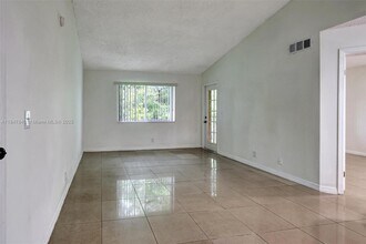 3995 W McNab Rd in Pompano Beach, FL - Building Photo - Building Photo