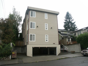 4259 Woodland Park Ave N in Seattle, WA - Building Photo - Building Photo