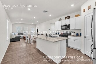 4410 Lake Ritter St in Saint Hedwig, TX - Building Photo - Building Photo