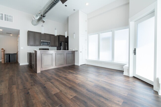 1900 W Foster Ave, Unit 1E in Chicago, IL - Foto de edificio - Building Photo