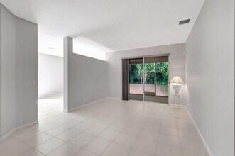 5916 Seashell Ter in Boynton Beach, FL - Building Photo - Building Photo