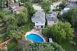 19 Lillooet Crescent in Richmond Hill, ON - Building Photo