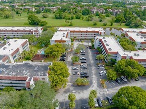 3581 Inverrary Dr in Lauderhill, FL - Building Photo - Building Photo