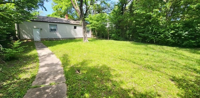 2008 E Grand St in Springfield, MO - Building Photo - Building Photo