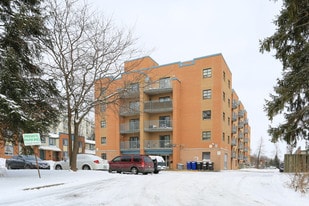 3289 King St E Apartments