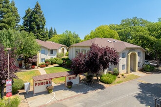 Pomona West Student Apartments in Chico, CA - Foto de edificio - Building Photo