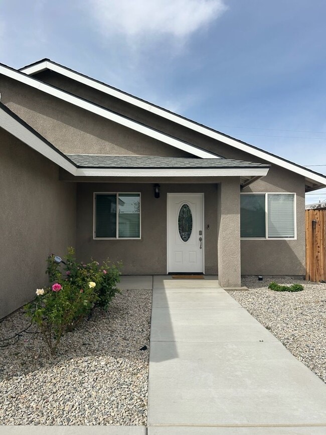 936 W Boston Ave in Ridgecrest, CA - Building Photo - Building Photo
